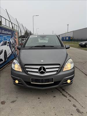 Mercedes B 180CDI manuál 6 (W245) bontott alkatrészei