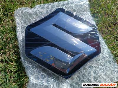 Új Suzuki Vitara/SX4 S-Cross embléma (72131-54P10-DB7) eladó!