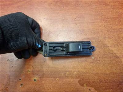 Mazda 6 jobb első ablakemelő kapcsoló GDK466370A