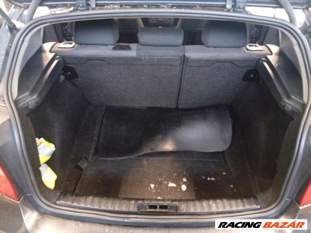 BMW 1 (E87) 118d - Bontódik! 16. kép