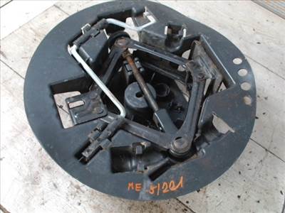 MAZDA 121 90.12.01-96.02.28 Szerszámtartó pótkerékbe