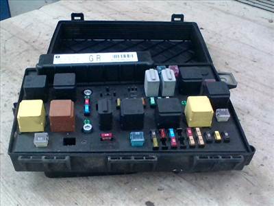 OPEL ASTRA H 04-10 Biztosítéktábla BCM BSI BSM SAM GEM modul Motortér