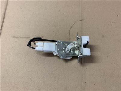 Suzuki Swift csomagtérajtó zár b6765