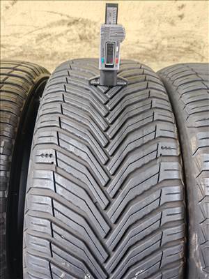  215/5017" újszerű Michelin négyévszakos gumi gumi