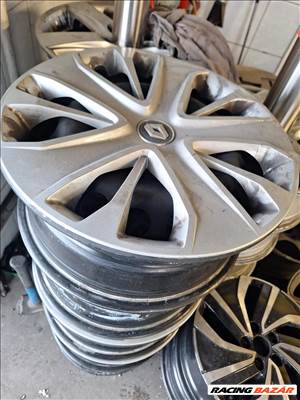  15" RENAULT lemezfelni dísztárcsával