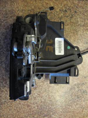 Skoda Fabia II jobb első ajtózár 