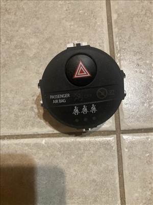 Toyota Yaris III. Elakadás jelző kapcsoló(2011-20)