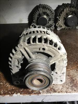 Volkswagen Passat CC 2,0 CR CBAB / generátor 03g903023