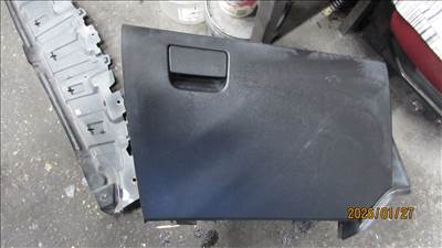 Mazda 3 (BL) 1.6 MZR kesztyűtartó (BBM4-64161)