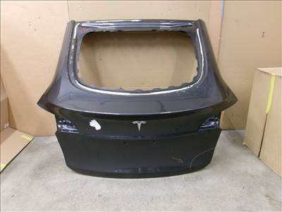 TESLA MODEL Y csomagtér ajtó 2021-