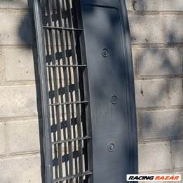Ford Focus Mk2 lökhárító középső rács