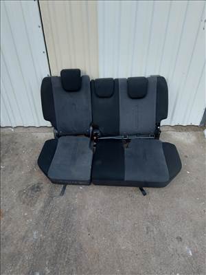 Toyota Urban Cruiser Hátsó ülés 4061