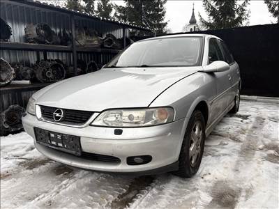 Opel Vectra B bontott alkatrészei