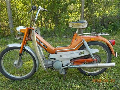 PUCH MAXI KISMOTOR,EREDETI FÉNYEZÉSSEL,GYÁRI 5712 KM-REL GYŰJTŐKNEK ELADÓ