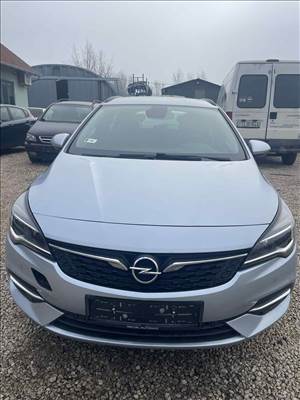 Opel Astra K 2019 bontott alkatrészei