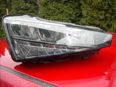 Skoda Scala jobb első LED fényszóró  657941016