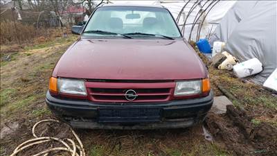 Opel Astra F bontott alkatrészei