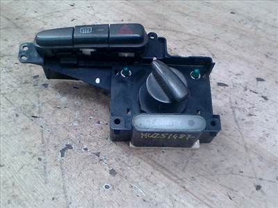 TOYOTA YARIS 99.04-05.09 Kombinált kapcsoló középen