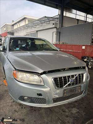 Volvo V70 lökhárító sárvédő motorháztető homlokfal lámpa 