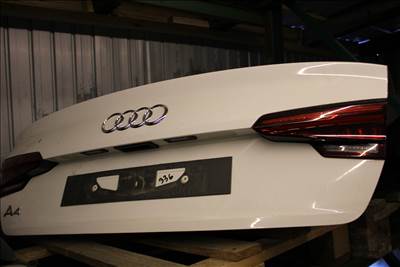 Audi A4 B9 Sedan csomagtérajtó fehér.