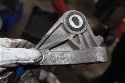 Fiat Grande Punto 1.9 Multijet 8V tartó bak (633374681)