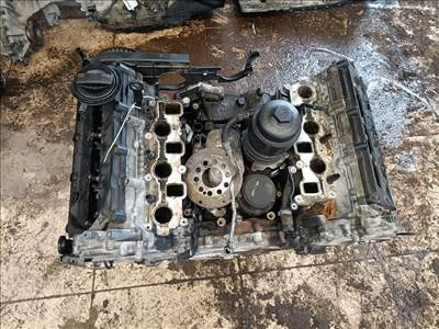 Audi A4 (B8 - 8K) 2.0 TDI fűzött blokk hengerfejjel 