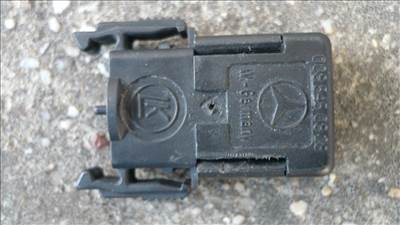 Mercedes ablakmosó szintjelző csatlakozó 0085450828