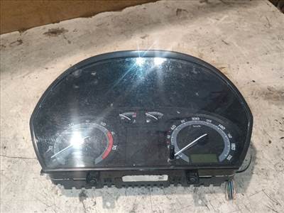 Skoda Fabia I Kilométeróra *142099* 6y0920881m