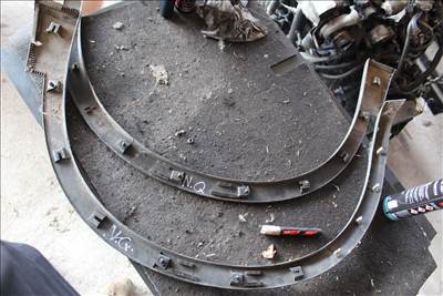 Nissan Qashqai (J11) jobb első sárvédő szélesítés (63810br01a)