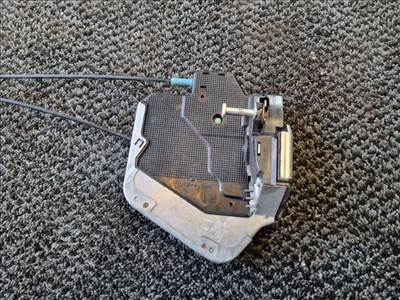 Toyota Verso jobb hátsó ajtózár