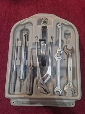 Bmw e30 gyári szerszámkészlet 