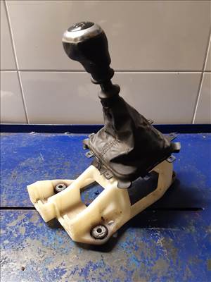 Kia Ceed (ED) 06-12 Váltó Kulissza