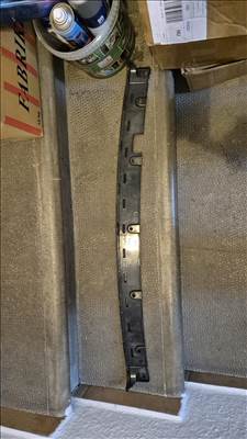 Volvo XC90 D5 Polestar Performance AWD Motorháztető zárbetét takaró  31383730