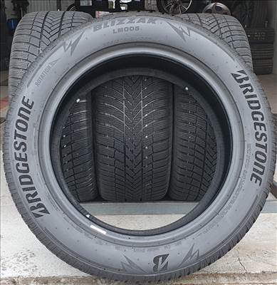 Bridgestone Blizzak Lm005  255/50 R19 téli gumi 4db 
