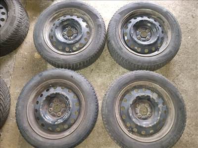  4x100 lyukosztású 15" használt lemezfelni, rajta 195/60 használt Hankook téli gumi gumi 