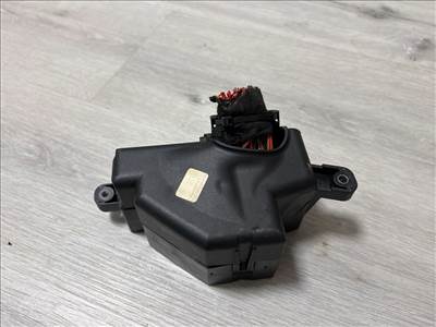 SKODA SUPERB II Kombi (3T5) Biztosítéktábla Motortér