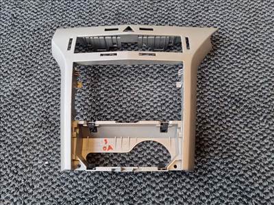 Opel Astra H középkonzol keret 13141091