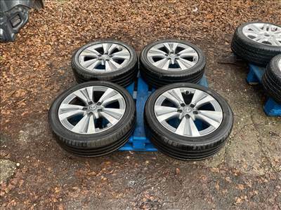 Nissan Pulsar (C13) R17 / 5x114,3 / 6,5J / ET45 Alufelni Szett