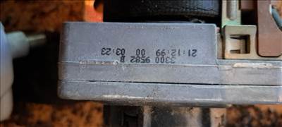 Volkswagen Golf IV jobb első biztonsági öv 33009582b