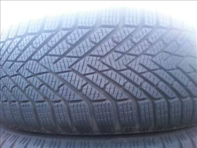  205/60R16 újszerű 8 mm Pirelli téli gumi 