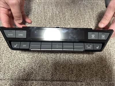 Audi A3 (8Y) klíma kezelőegység  8y0820043a