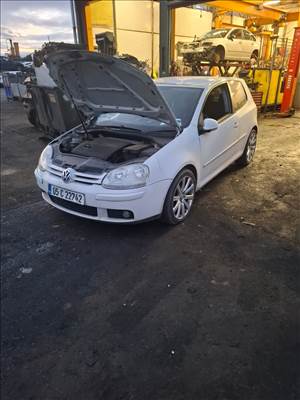 Volkswagen Golf V bontott alkatrészei