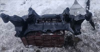 Nissan X-Trail (T30) Első Bölcső 