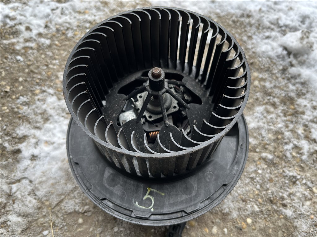 Mercedes B 200 W245 fűtőmotor  a1698200642 2. kép