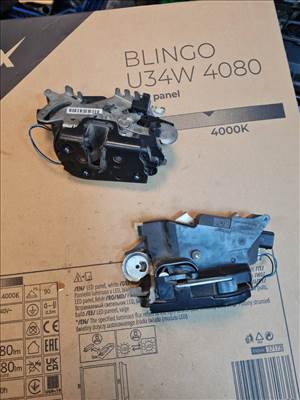 Mercedes Vito (2nd gen) W639 jobb első ajtó zárszerkezet 