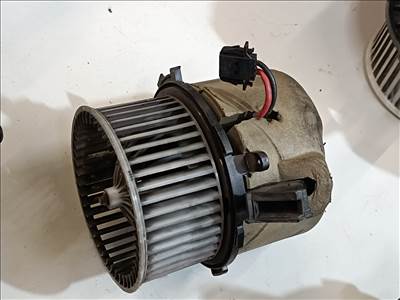 Audi A4 (B8 - 8K) fűtőmotor  8k1820021