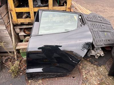 Renault Clio IV RENAULT CLIO IV Bal hátsó Ajtó (Részeivel)