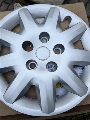 Fiat Freemont gyári új 16"-os dísztárcsa szett