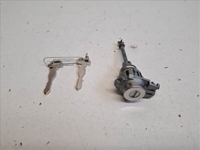 Suzuki Ignis bal első ajtózár