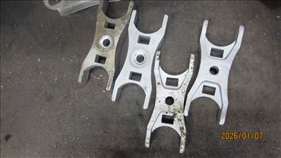 Volkswagen Caddy III 2.0 TDI Porlasztó porlasztó leszorító 